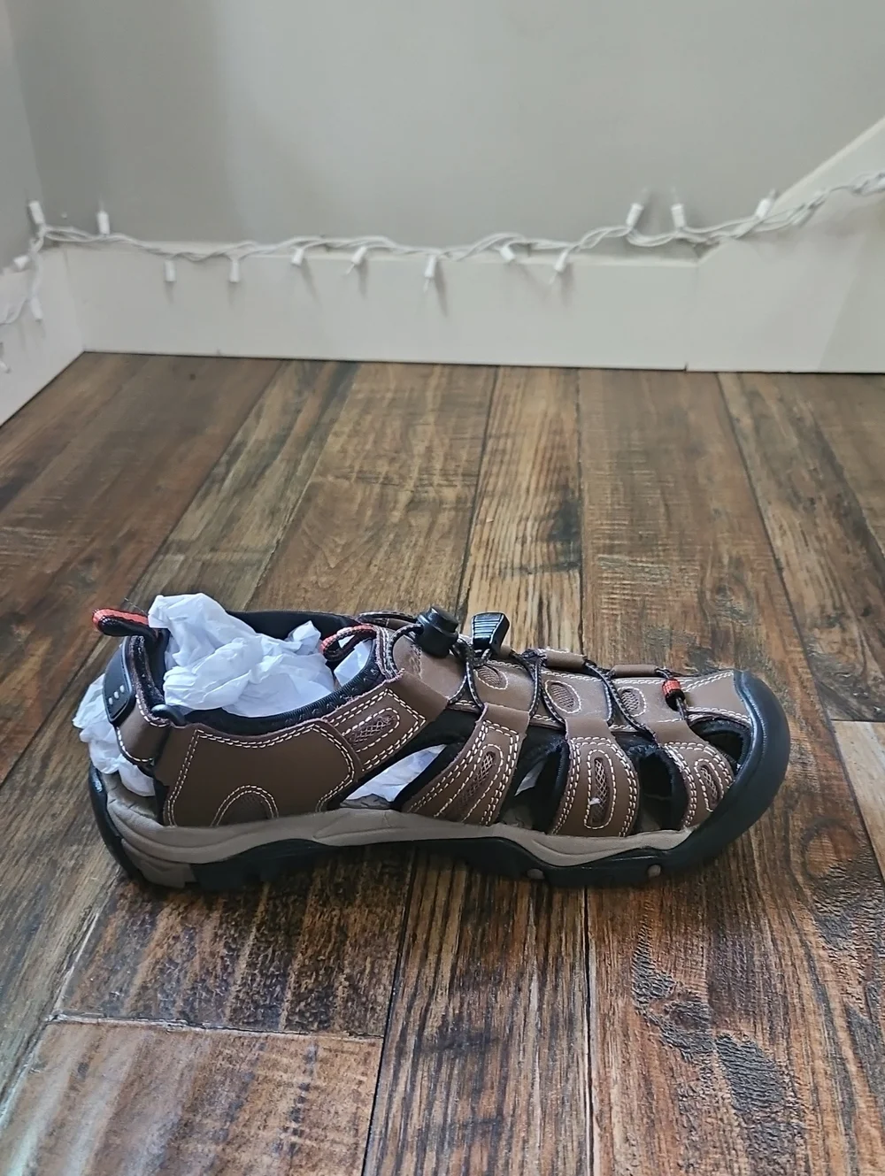 New Eddie Bauer Brown Leather Closed-Toe Sandals - Sporty Outdoor Shoes
